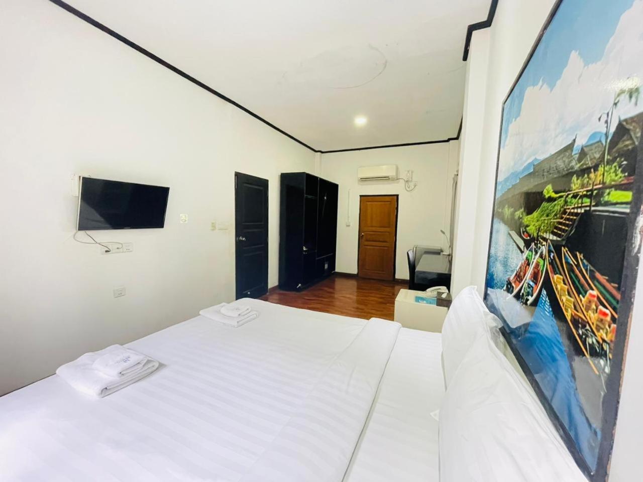 WH Hotel&Service Apartment Thanlyin Eksteriør billede