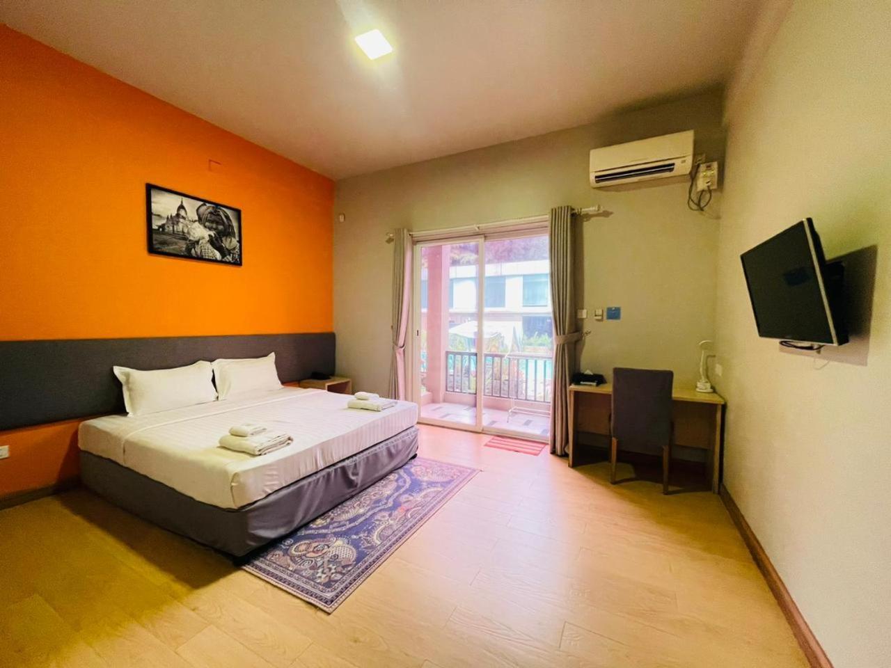 WH Hotel&Service Apartment Thanlyin Eksteriør billede