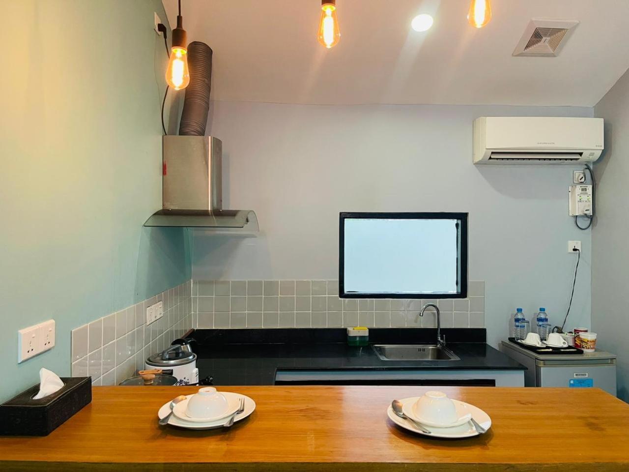 WH Hotel&Service Apartment Thanlyin Eksteriør billede